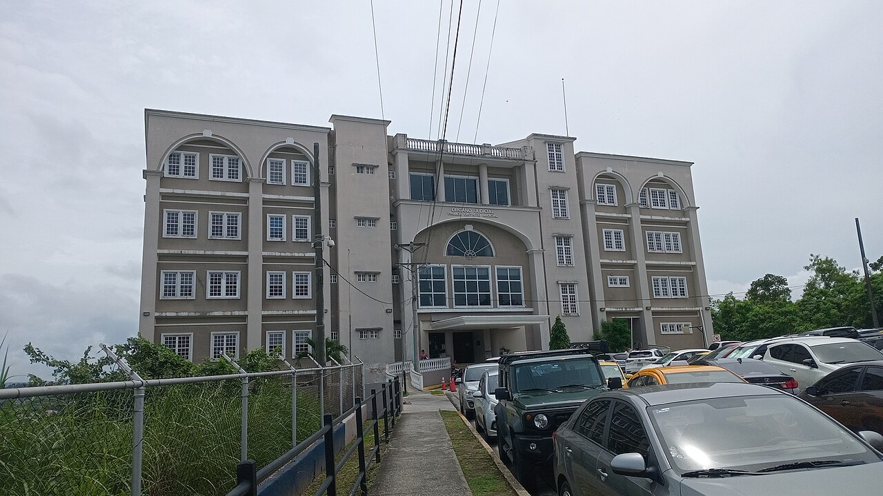 Panama appeals court keeps former BAC executive detained in Pandora case